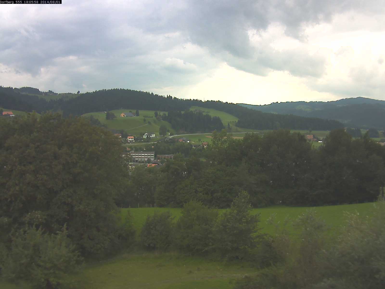 Webcam-Bild: Aussicht vom Dorfberg in Langnau 20140801-180600