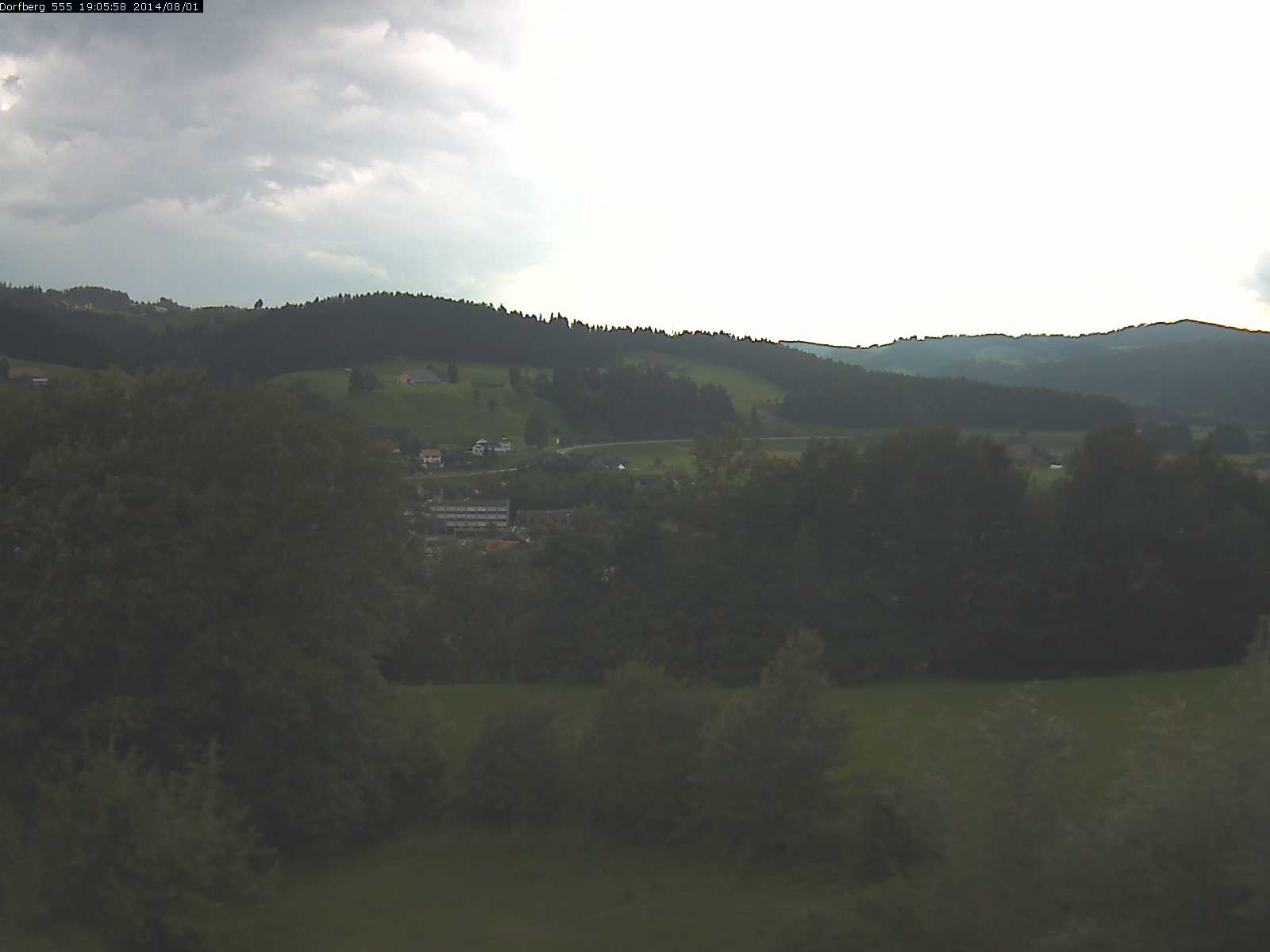 Webcam-Bild: Aussicht vom Dorfberg in Langnau 20140801-190600