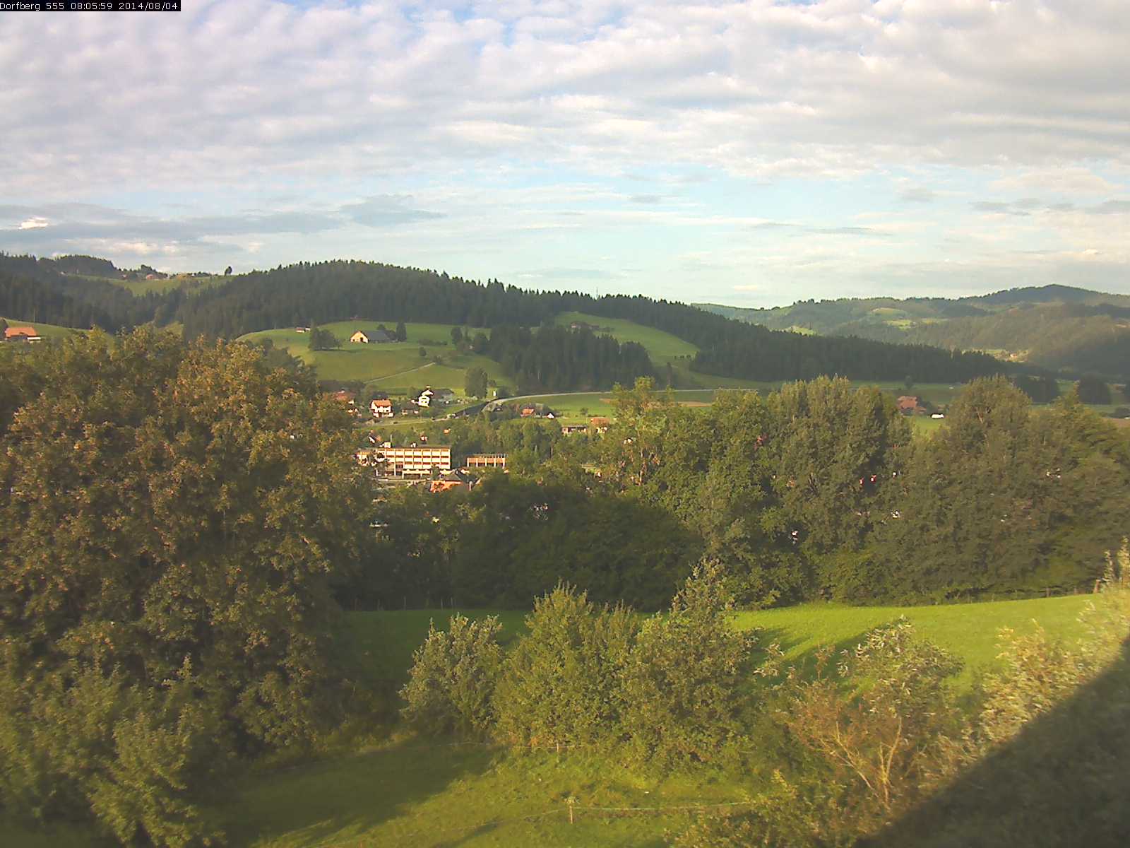 Webcam-Bild: Aussicht vom Dorfberg in Langnau 20140804-080600