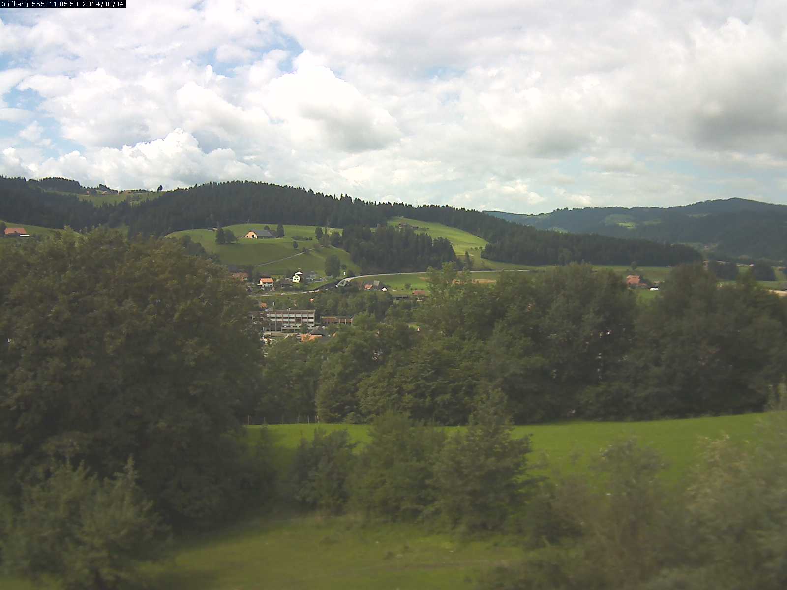 Webcam-Bild: Aussicht vom Dorfberg in Langnau 20140804-110600
