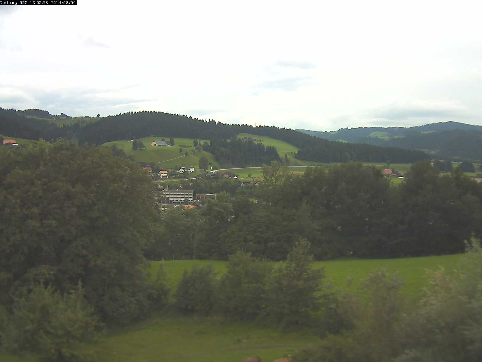 Webcam-Bild: Aussicht vom Dorfberg in Langnau 20140804-190600