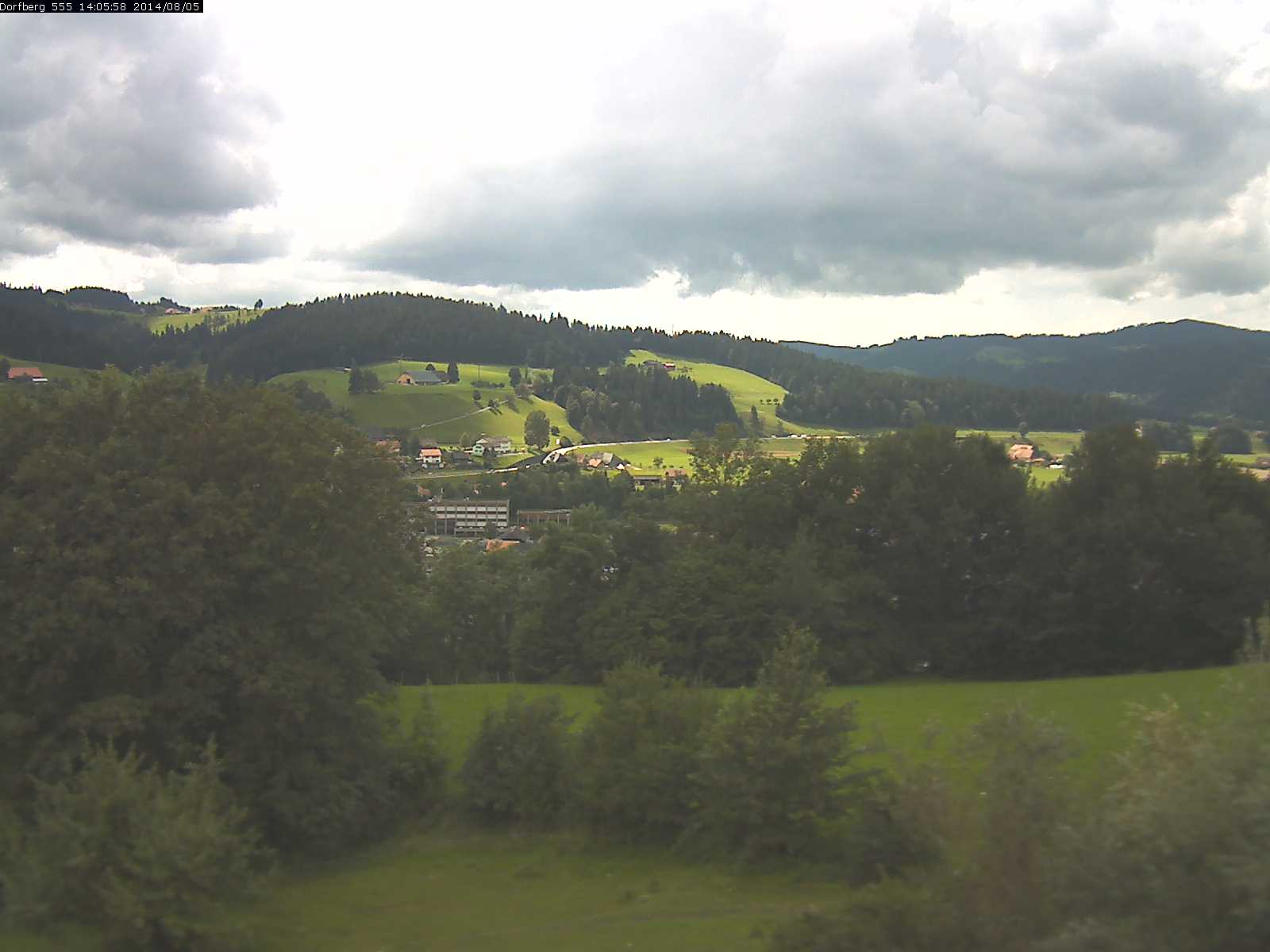 Webcam-Bild: Aussicht vom Dorfberg in Langnau 20140805-140600