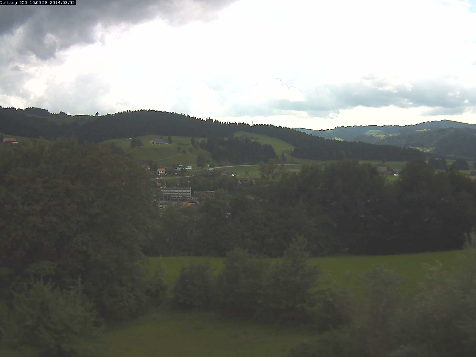 Webcam-Bild: Aussicht vom Dorfberg in Langnau 20140805-150600