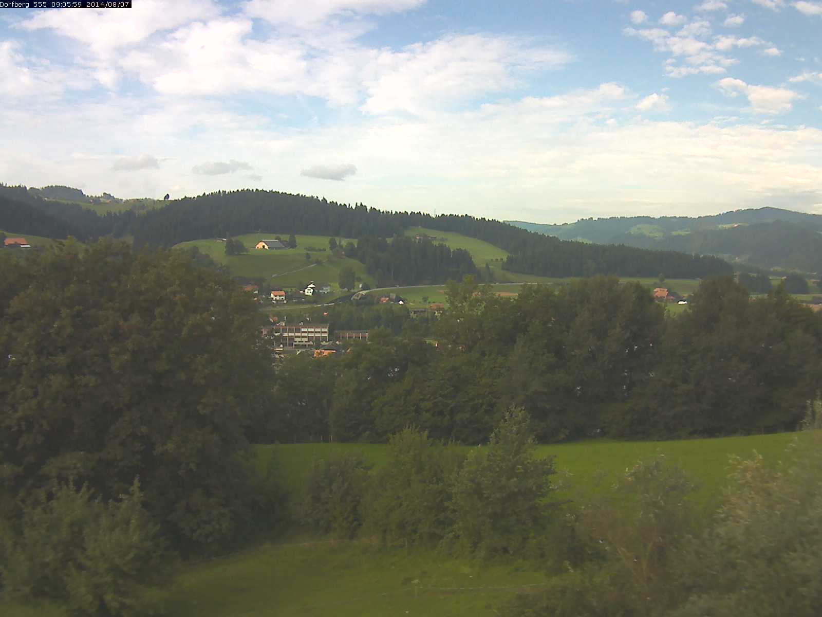 Webcam-Bild: Aussicht vom Dorfberg in Langnau 20140807-090600