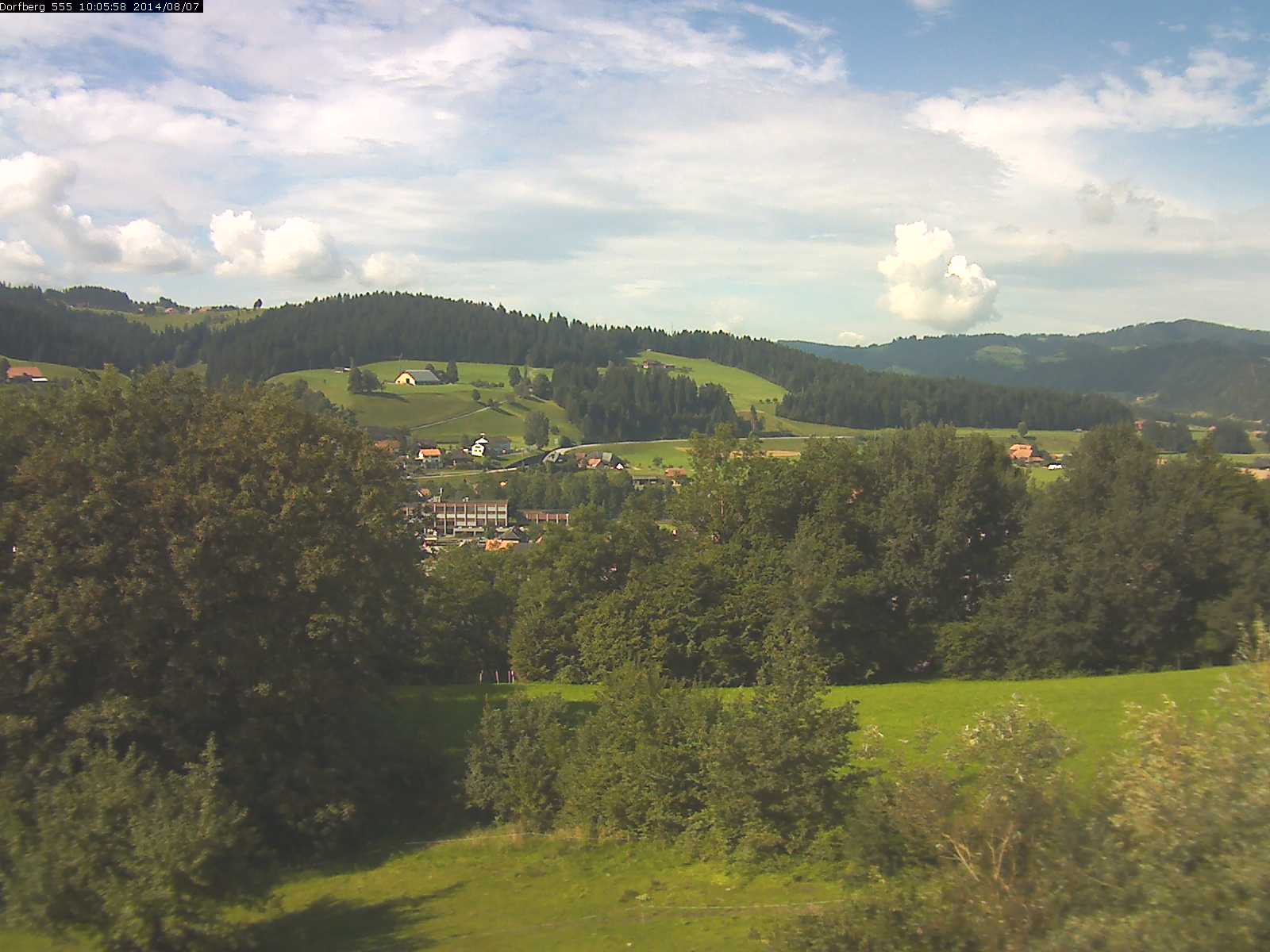 Webcam-Bild: Aussicht vom Dorfberg in Langnau 20140807-100600