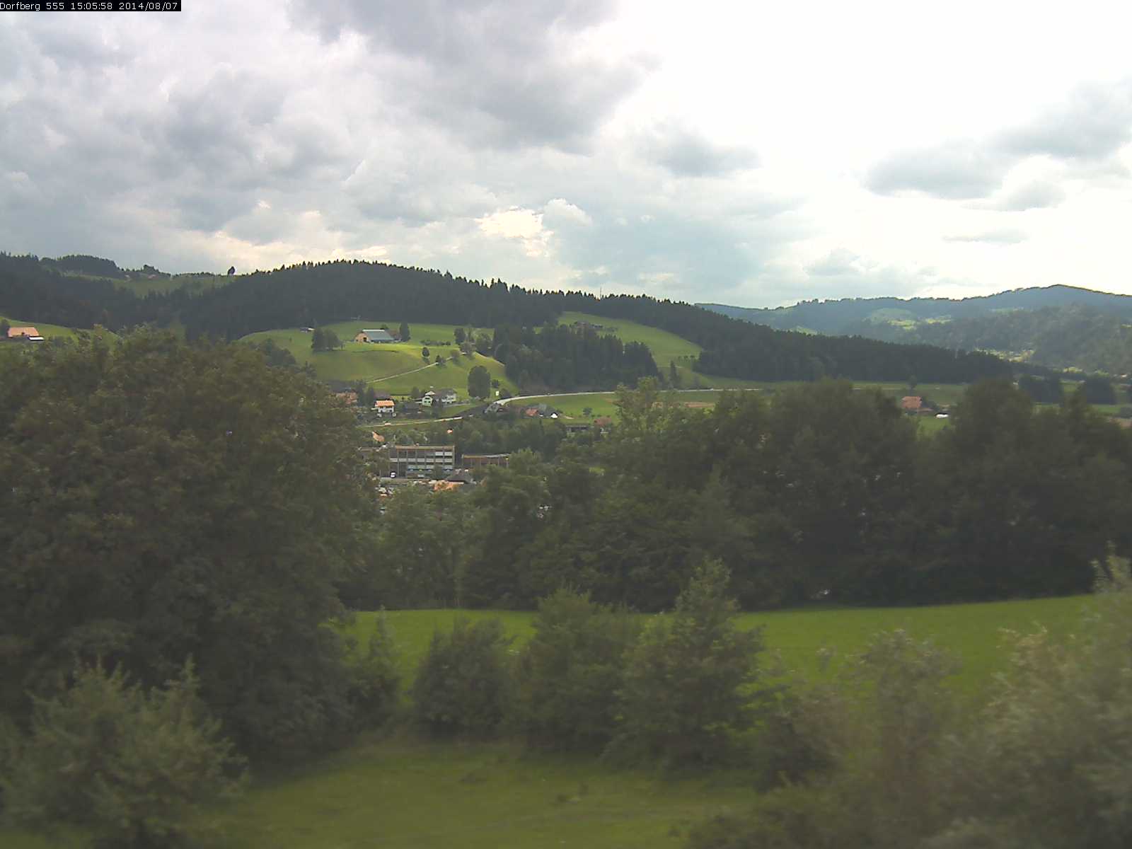 Webcam-Bild: Aussicht vom Dorfberg in Langnau 20140807-150600