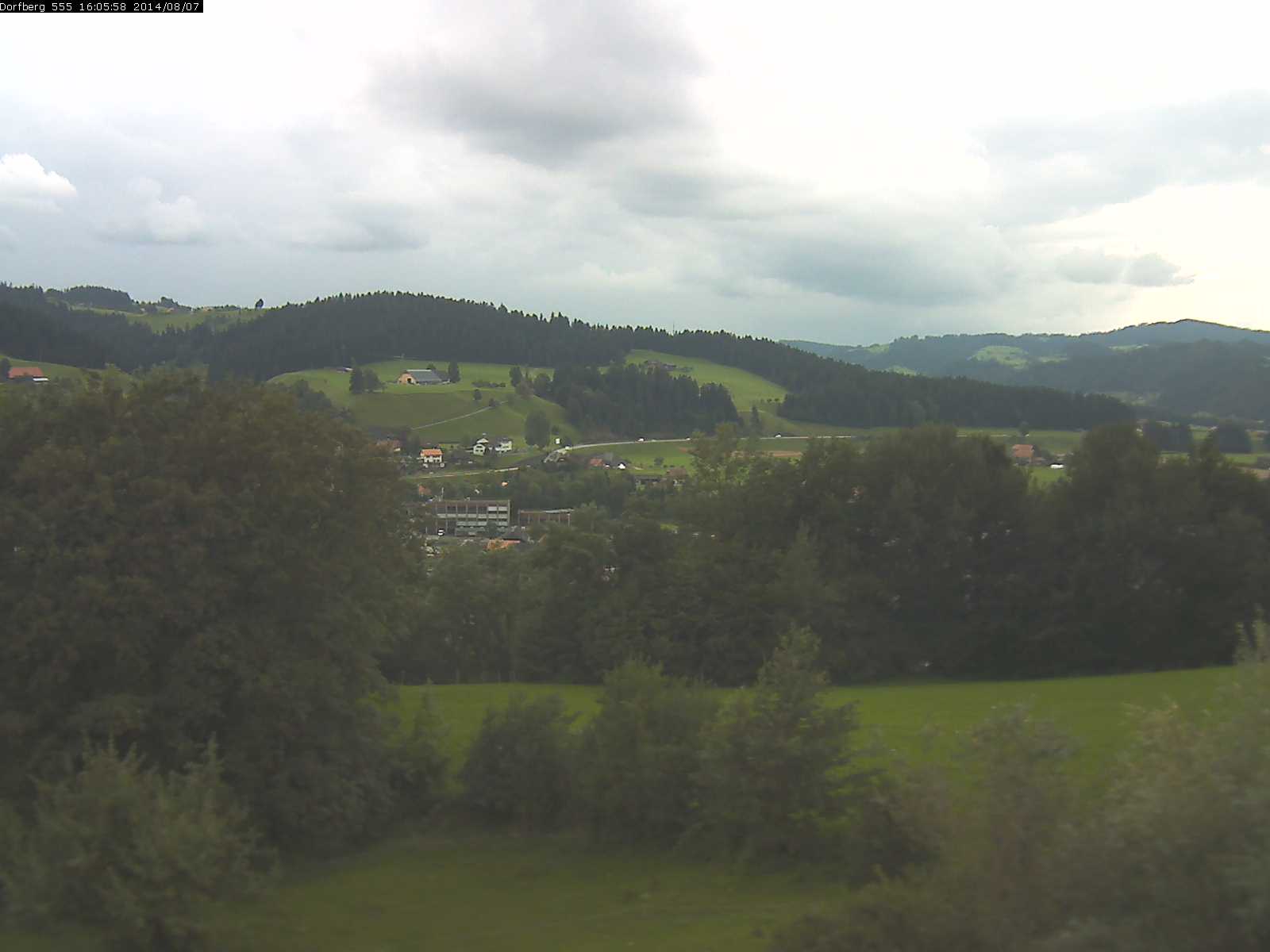 Webcam-Bild: Aussicht vom Dorfberg in Langnau 20140807-160600