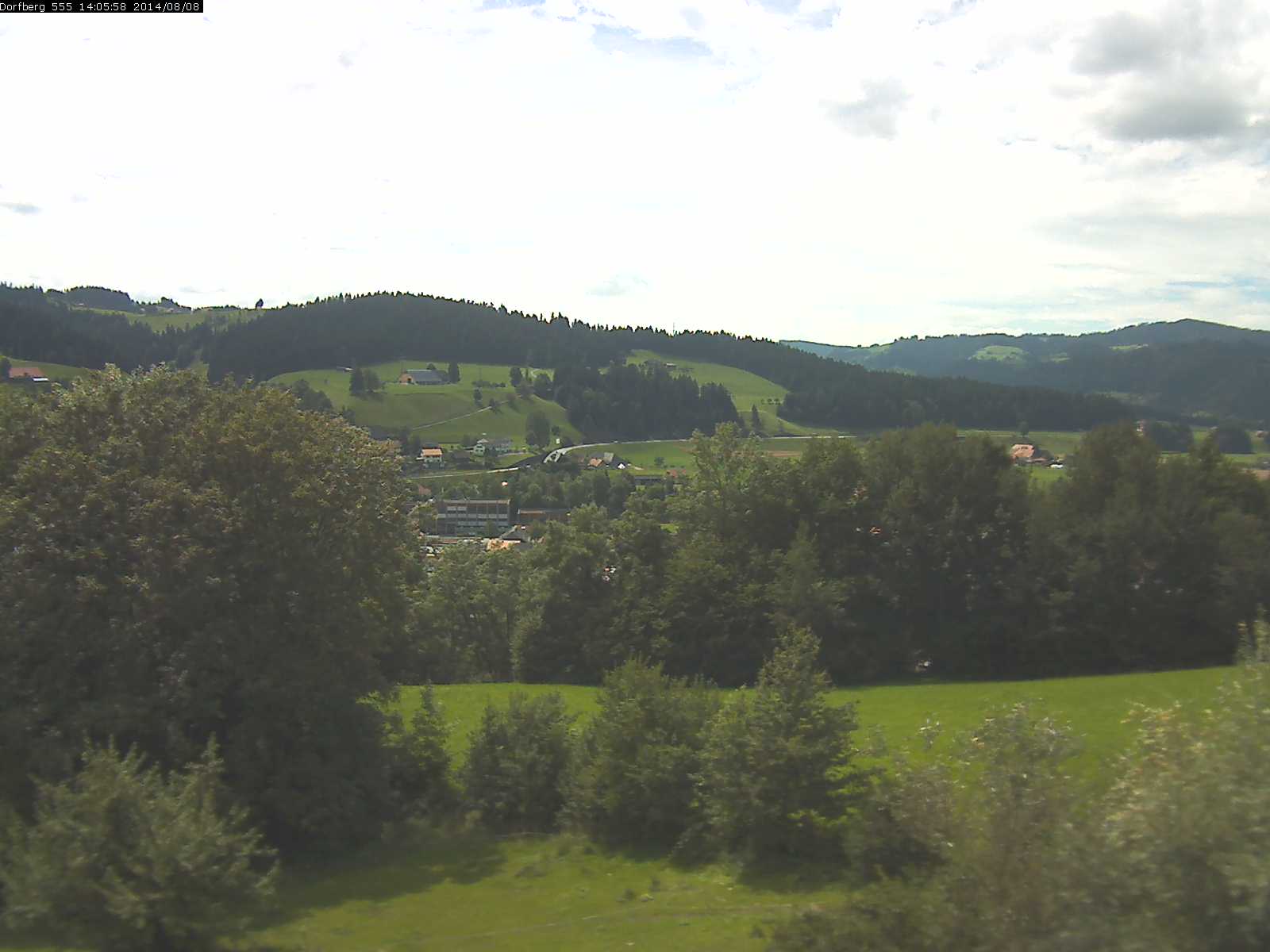Webcam-Bild: Aussicht vom Dorfberg in Langnau 20140808-140600