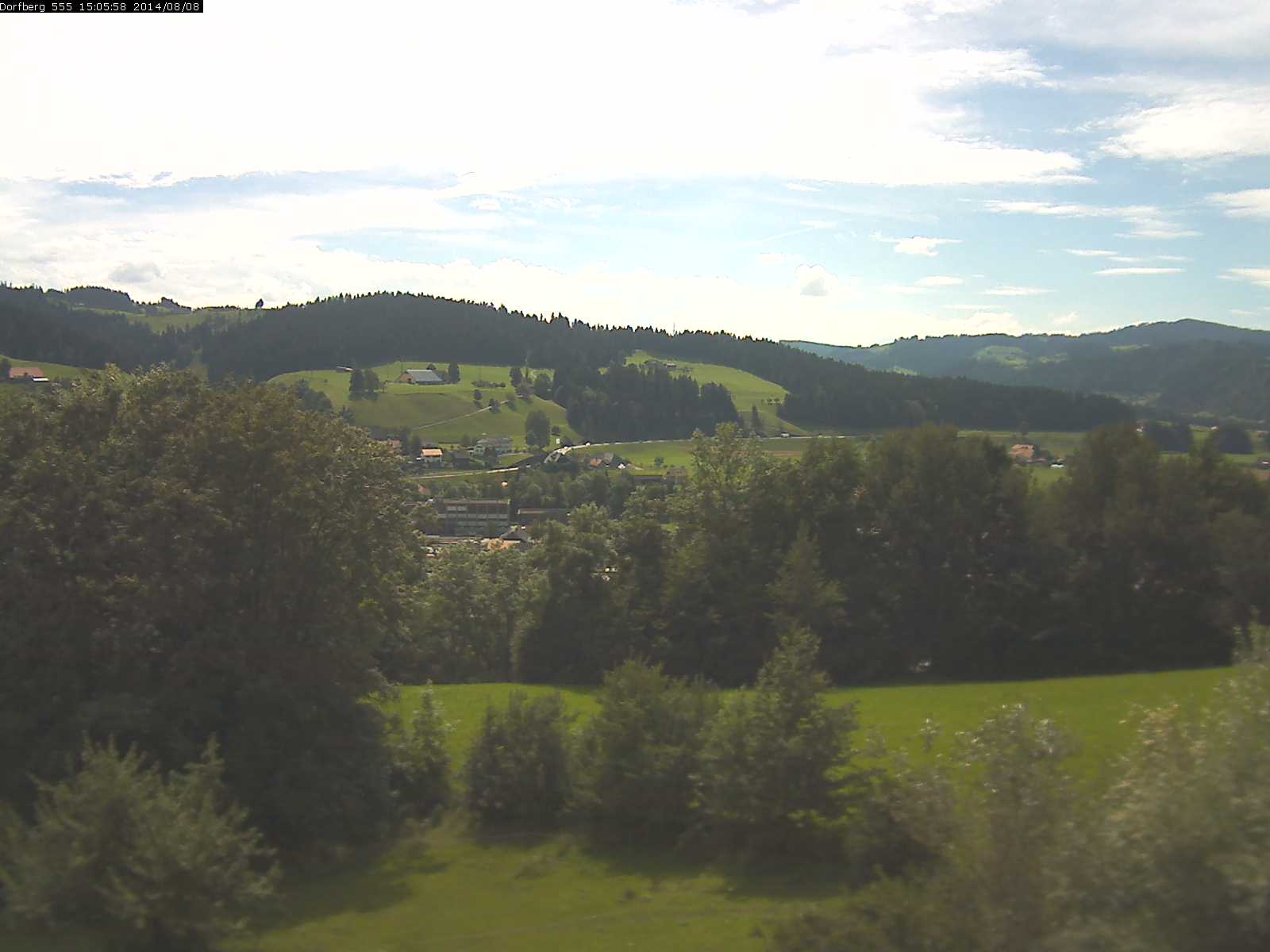 Webcam-Bild: Aussicht vom Dorfberg in Langnau 20140808-150600