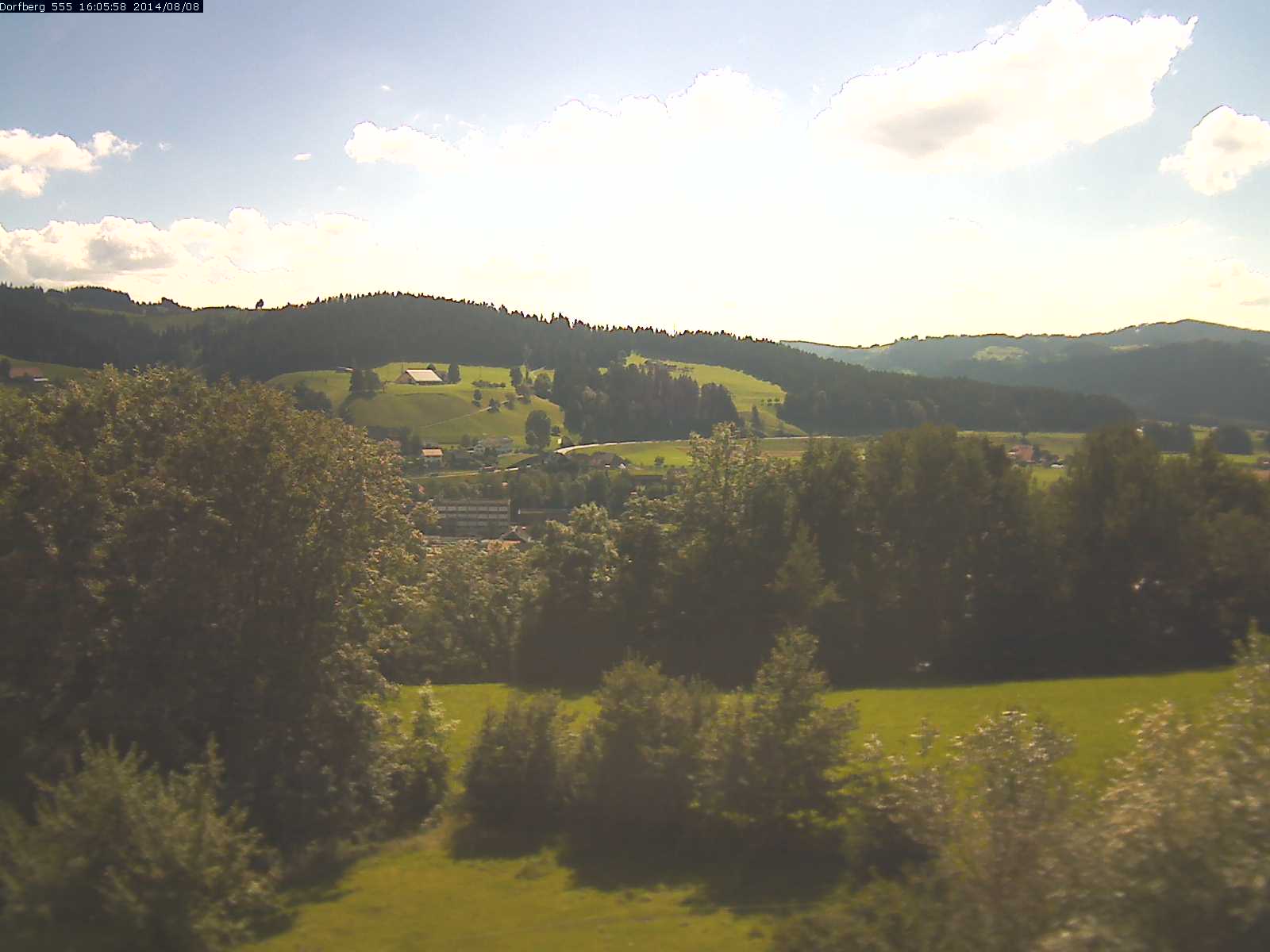 Webcam-Bild: Aussicht vom Dorfberg in Langnau 20140808-160600