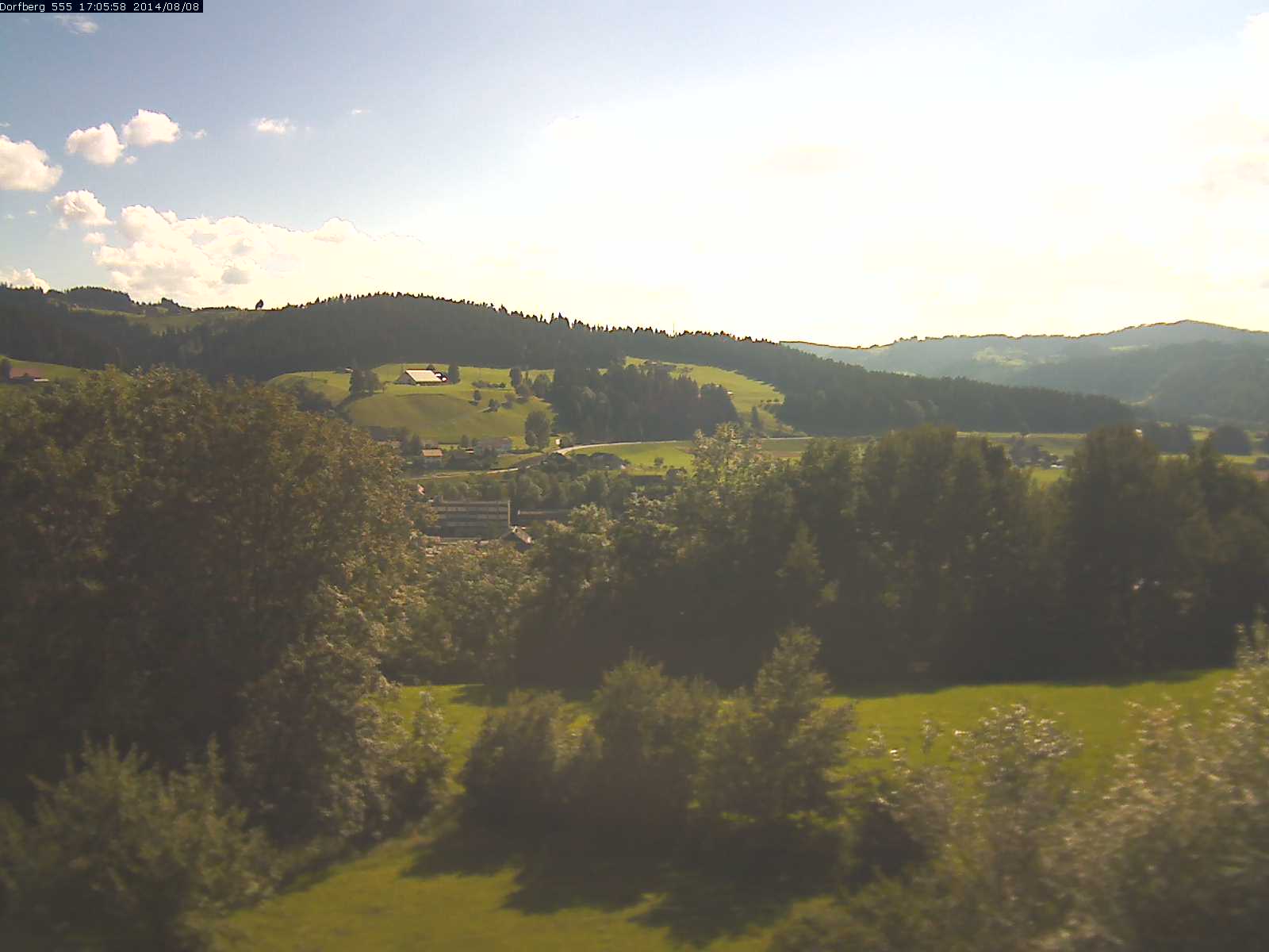 Webcam-Bild: Aussicht vom Dorfberg in Langnau 20140808-170600