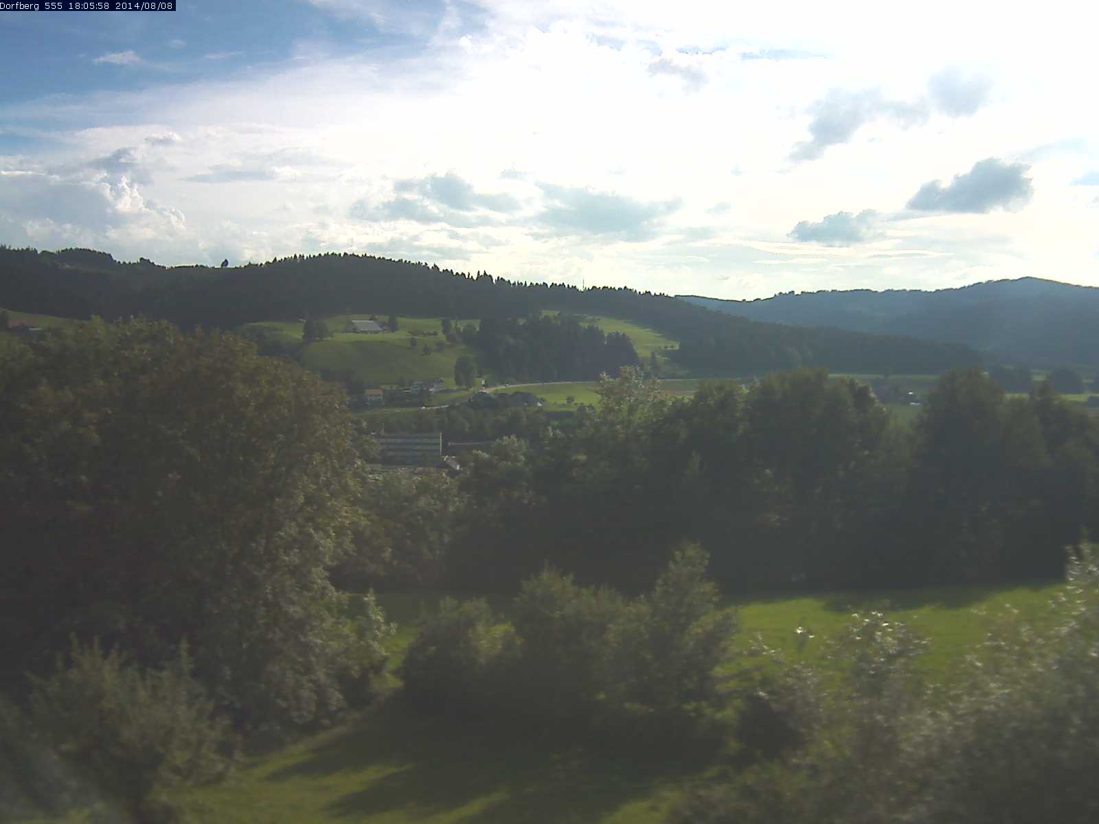 Webcam-Bild: Aussicht vom Dorfberg in Langnau 20140808-180600