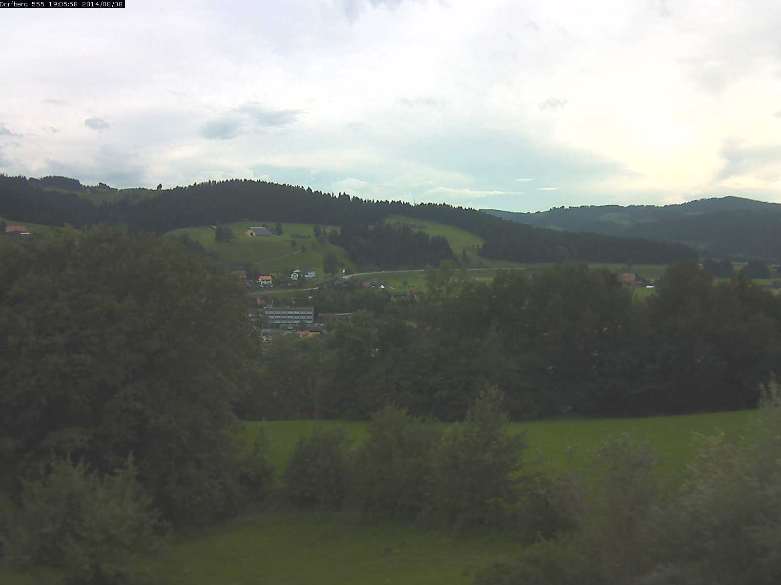 Webcam-Bild: Aussicht vom Dorfberg in Langnau 20140808-190600