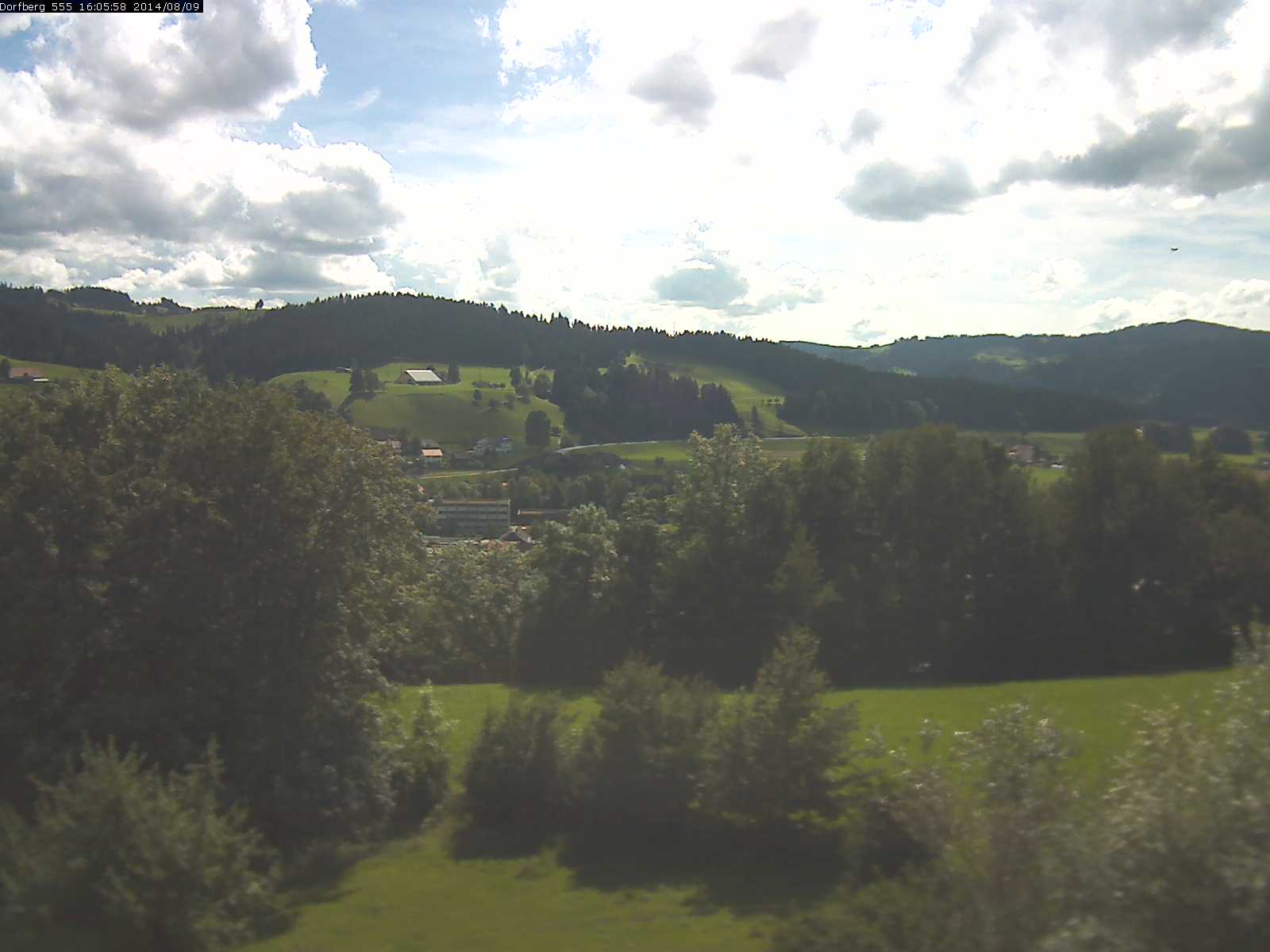 Webcam-Bild: Aussicht vom Dorfberg in Langnau 20140809-160600