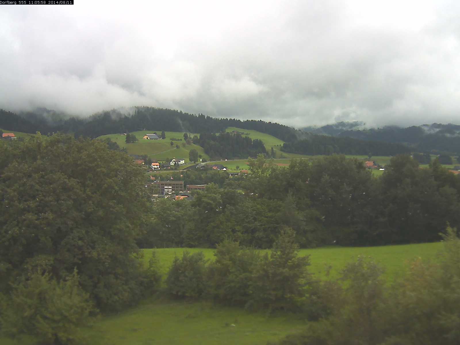 Webcam-Bild: Aussicht vom Dorfberg in Langnau 20140811-110600