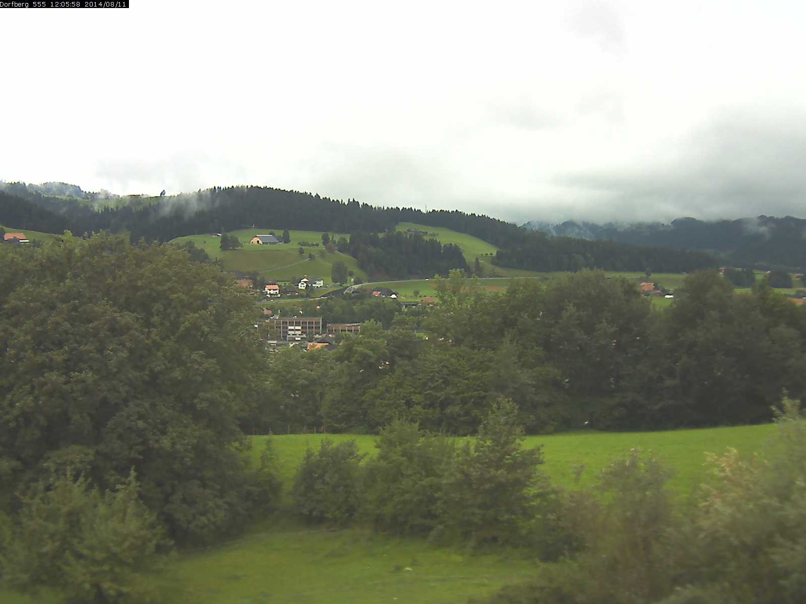 Webcam-Bild: Aussicht vom Dorfberg in Langnau 20140811-120600