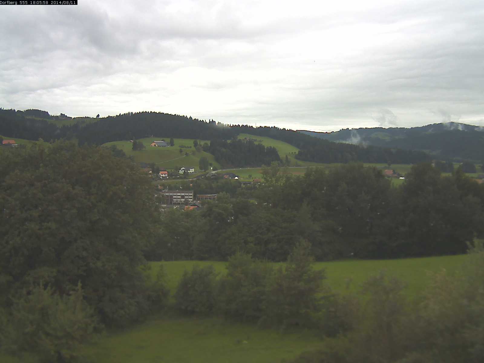 Webcam-Bild: Aussicht vom Dorfberg in Langnau 20140811-180600