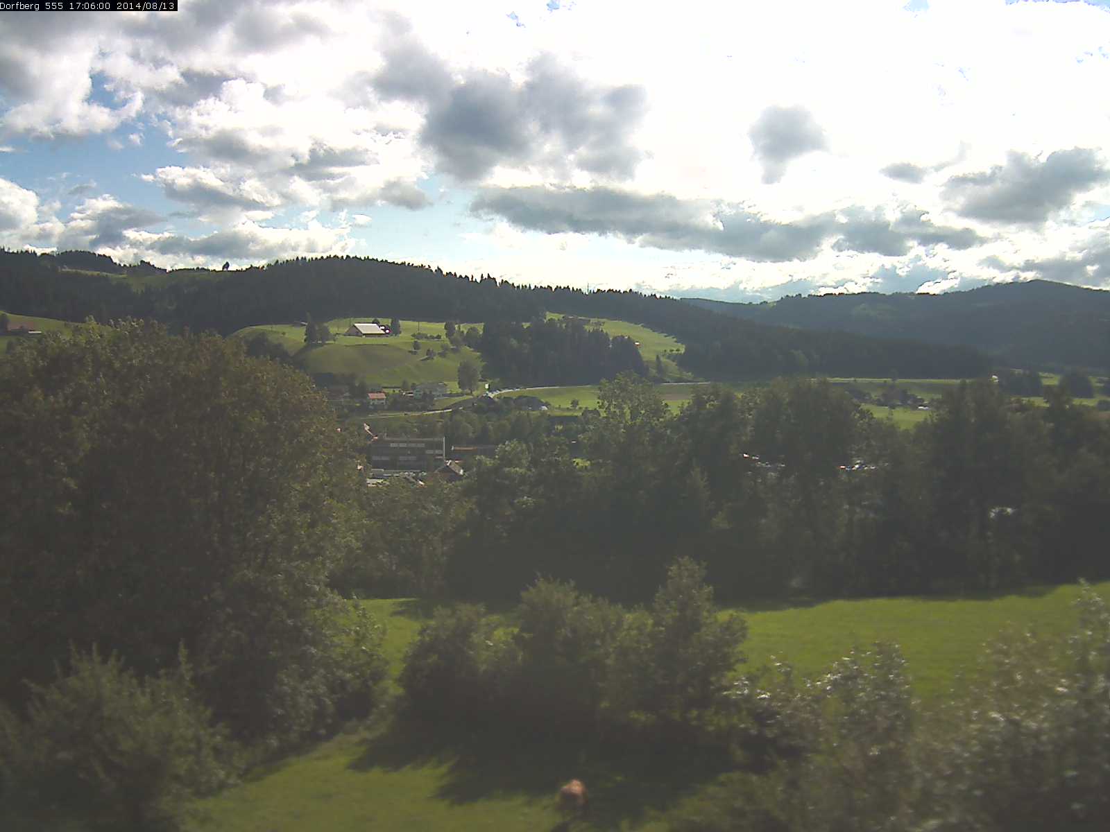 Webcam-Bild: Aussicht vom Dorfberg in Langnau 20140813-170600
