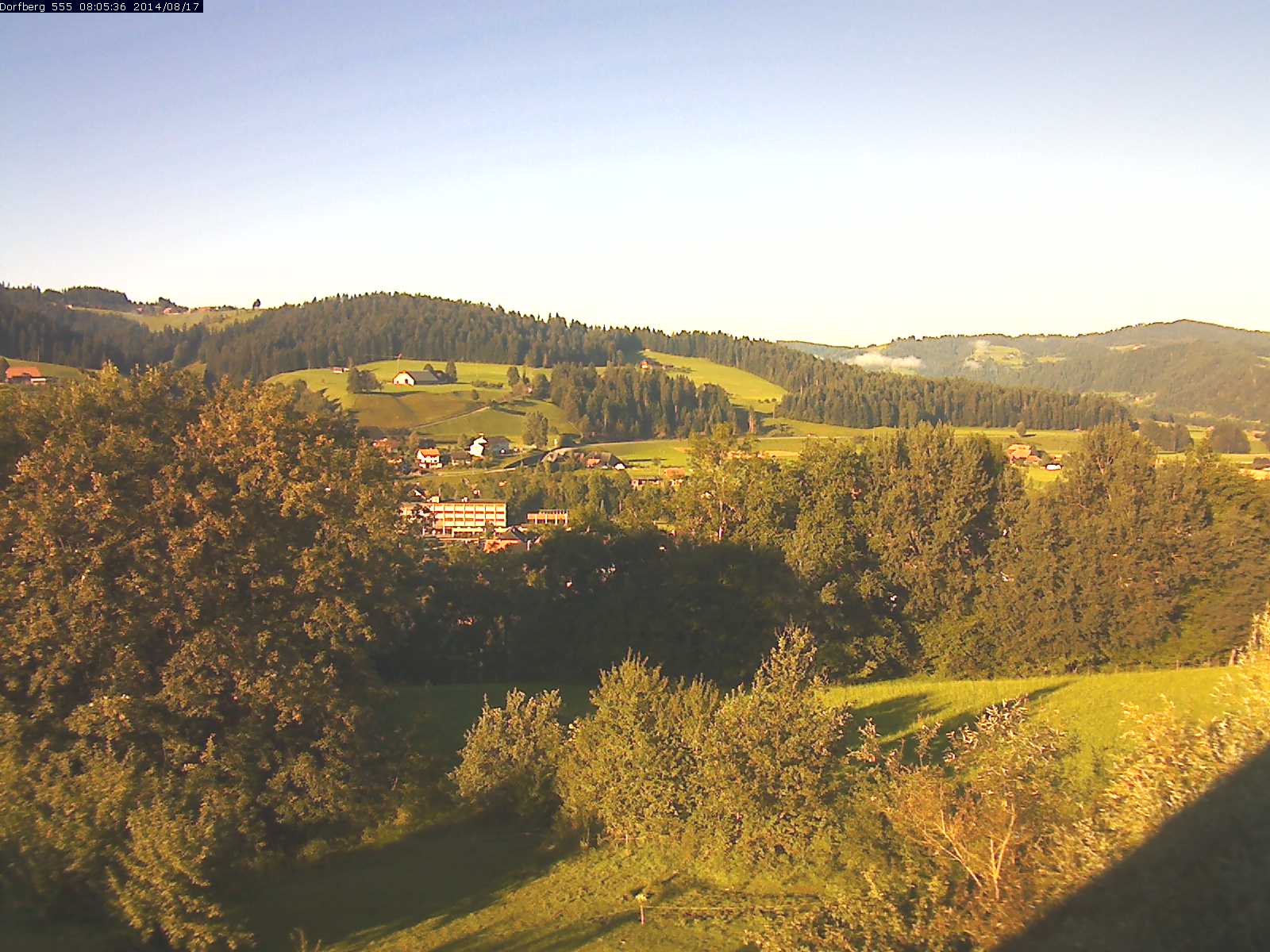 Webcam-Bild: Aussicht vom Dorfberg in Langnau 20140817-080600