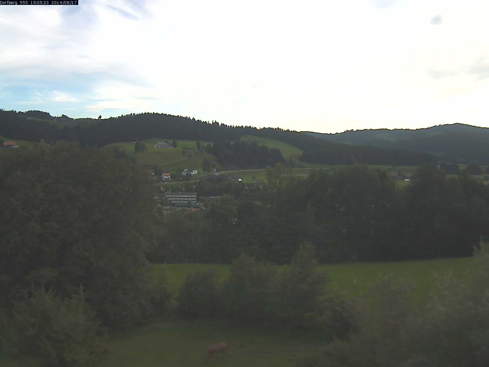 Webcam-Bild: Aussicht vom Dorfberg in Langnau 20140817-190600