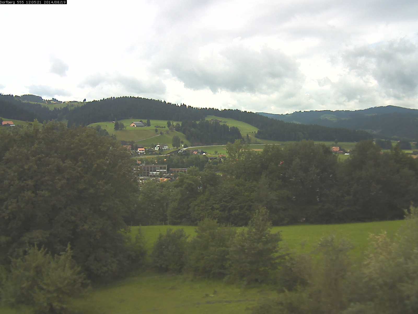 Webcam-Bild: Aussicht vom Dorfberg in Langnau 20140819-120600