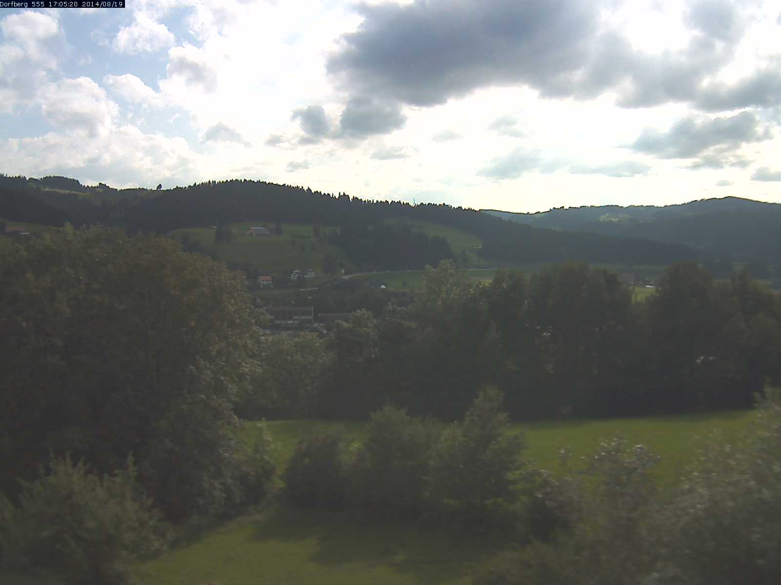 Webcam-Bild: Aussicht vom Dorfberg in Langnau 20140819-170600
