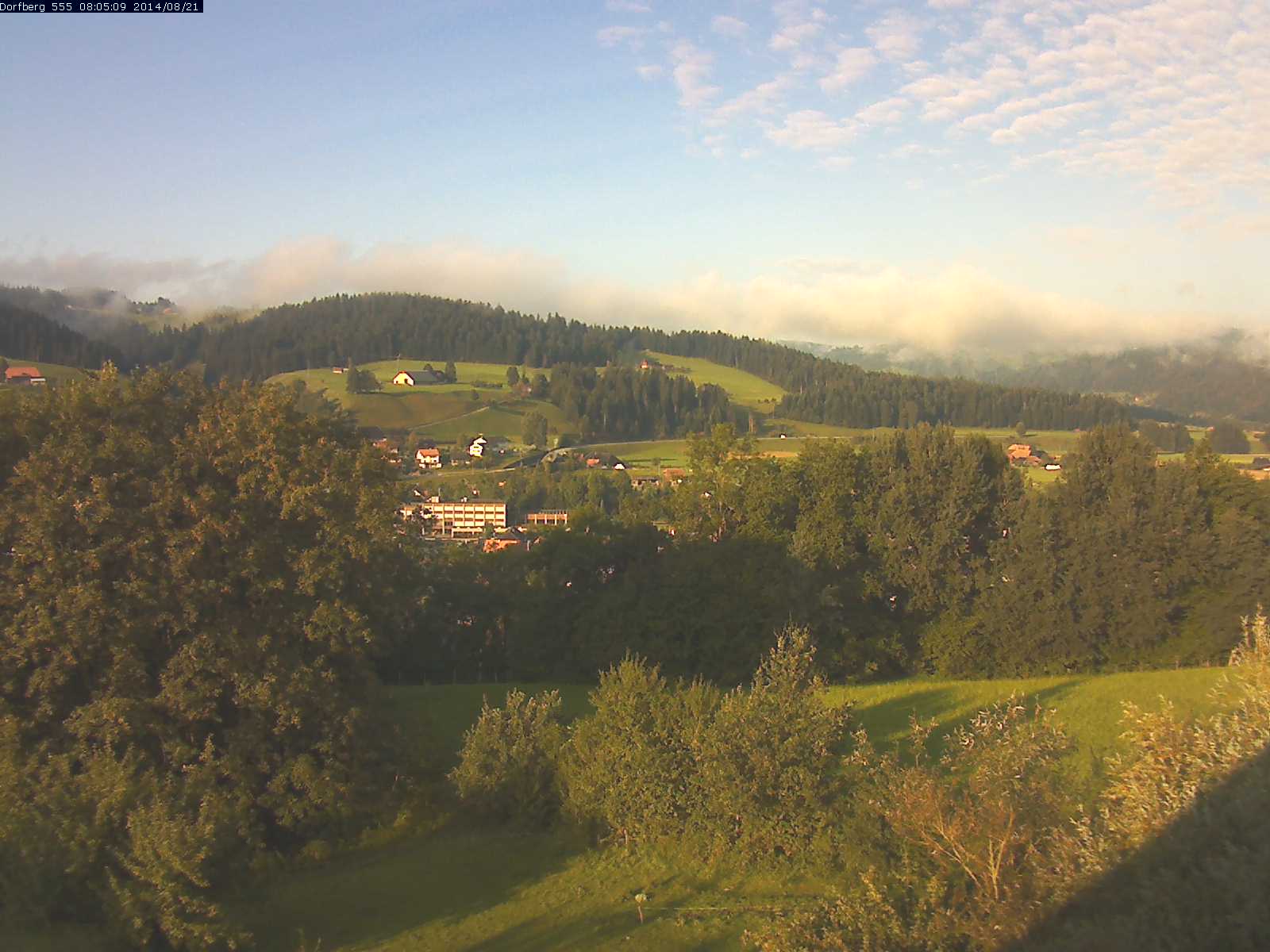 Webcam-Bild: Aussicht vom Dorfberg in Langnau 20140821-080600