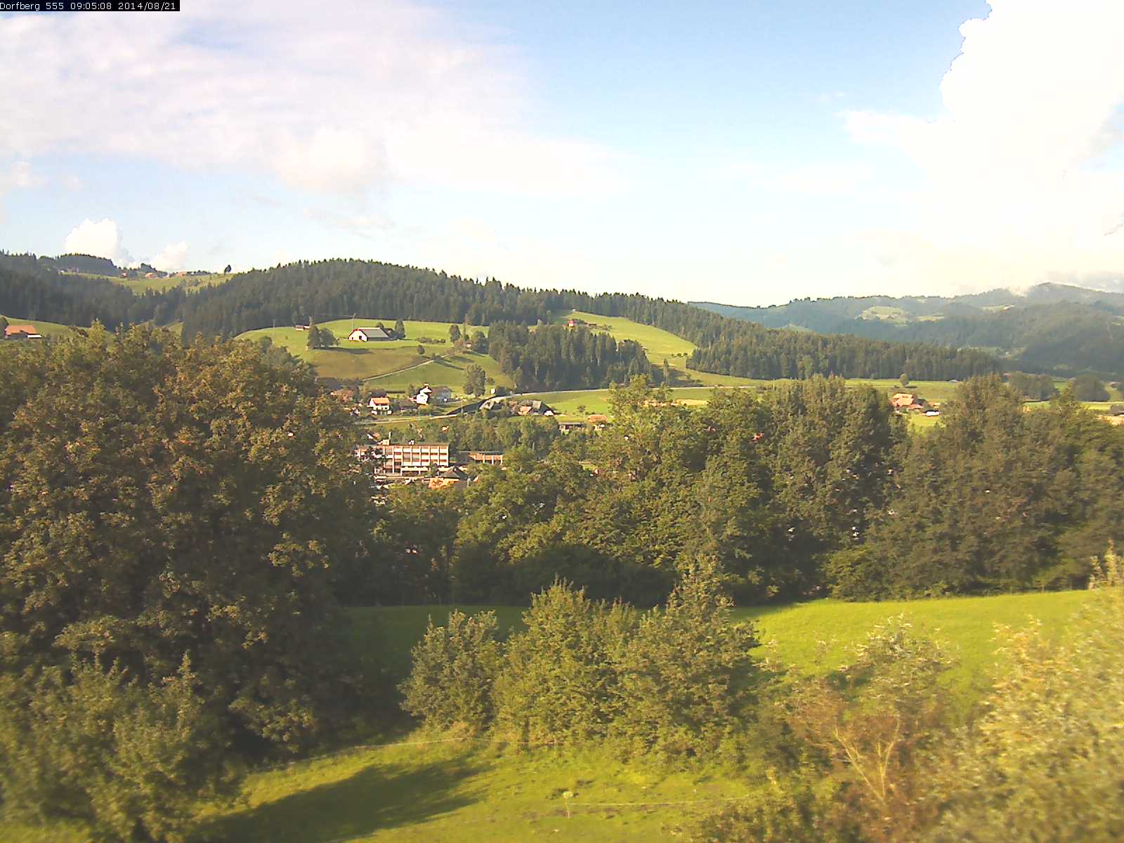 Webcam-Bild: Aussicht vom Dorfberg in Langnau 20140821-090600