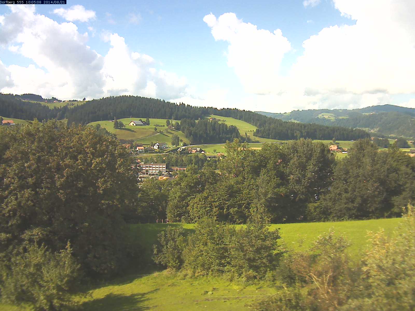 Webcam-Bild: Aussicht vom Dorfberg in Langnau 20140821-100600
