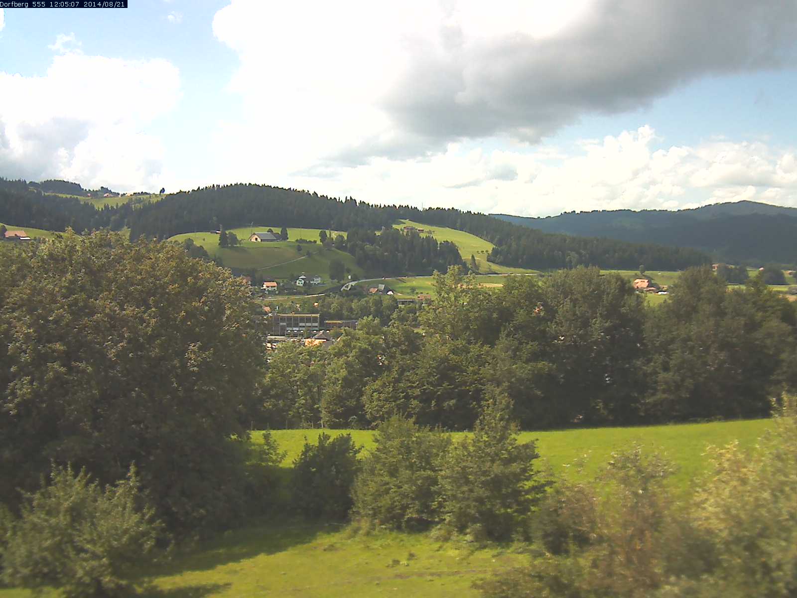 Webcam-Bild: Aussicht vom Dorfberg in Langnau 20140821-120600