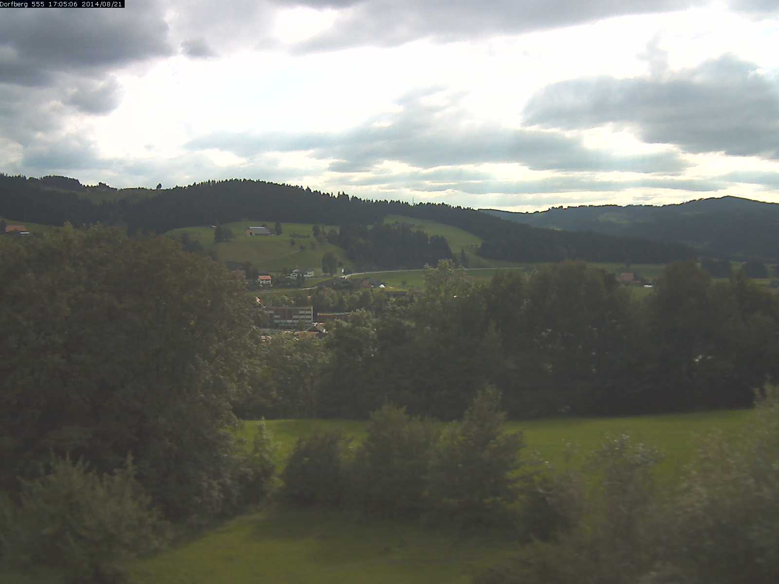 Webcam-Bild: Aussicht vom Dorfberg in Langnau 20140821-170600