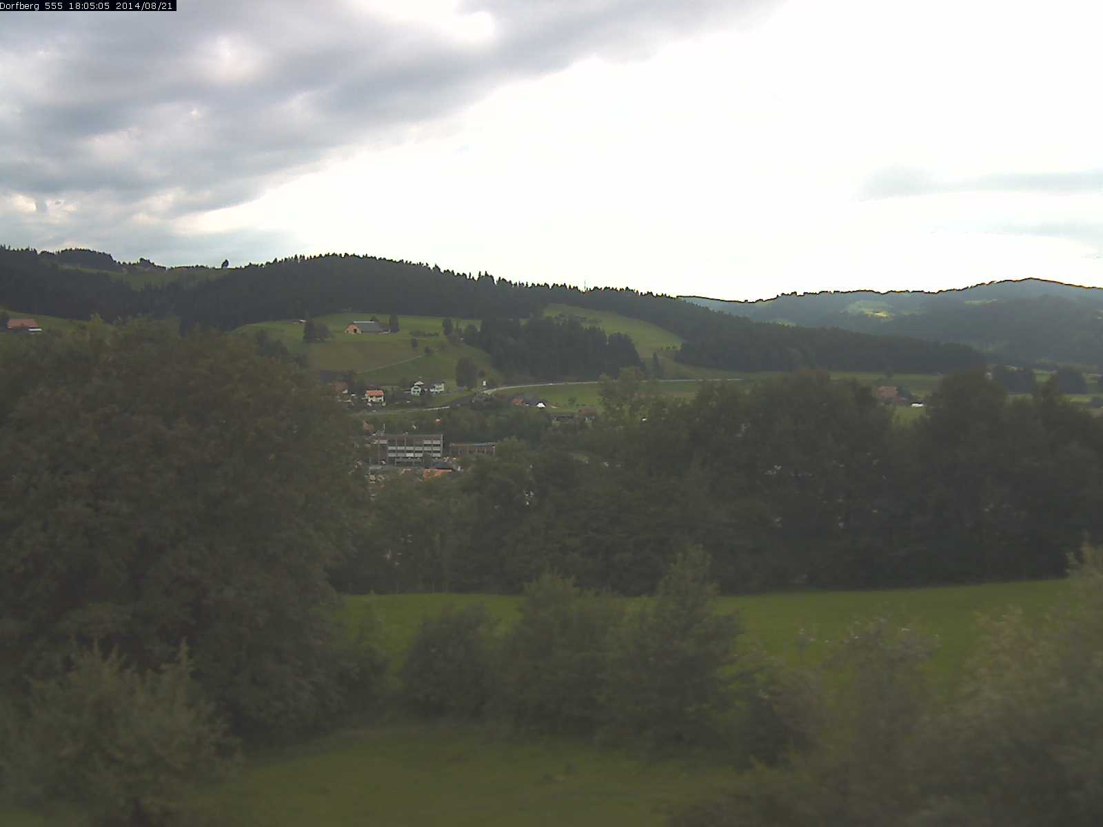 Webcam-Bild: Aussicht vom Dorfberg in Langnau 20140821-180600