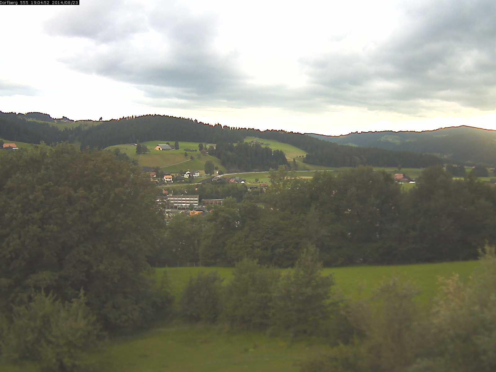 Webcam-Bild: Aussicht vom Dorfberg in Langnau 20140823-190600