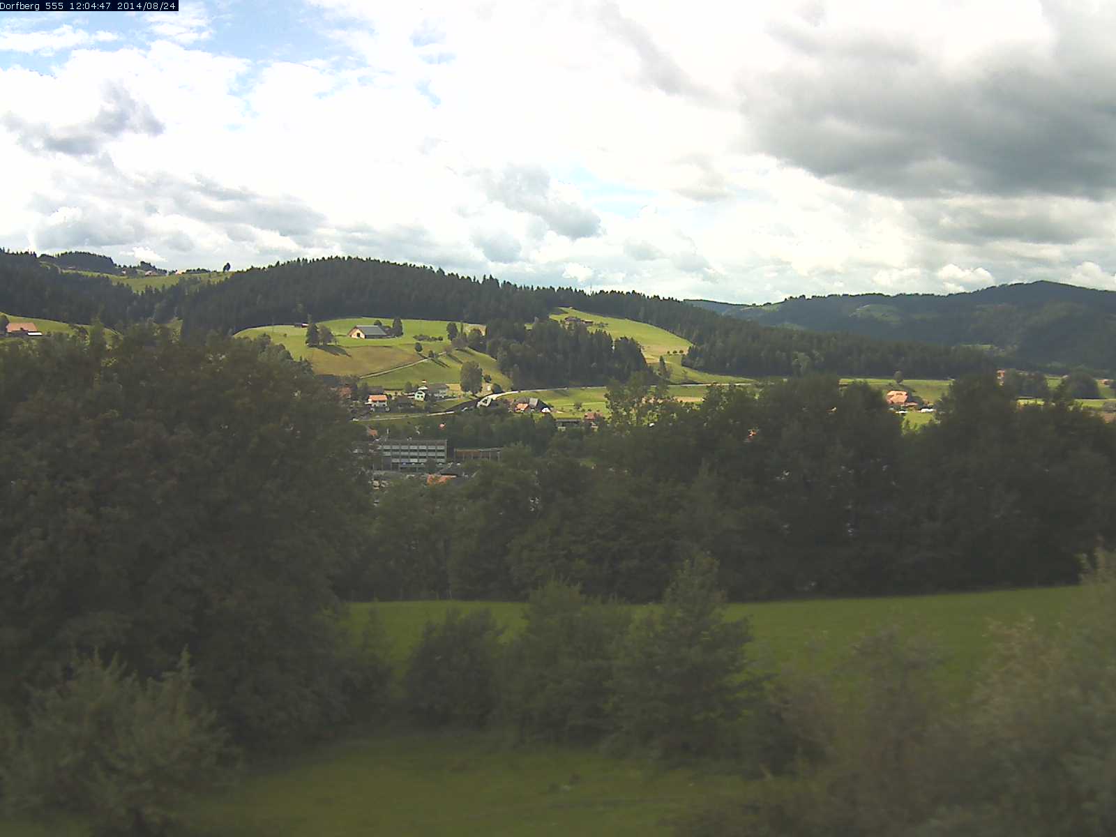 Webcam-Bild: Aussicht vom Dorfberg in Langnau 20140824-120600