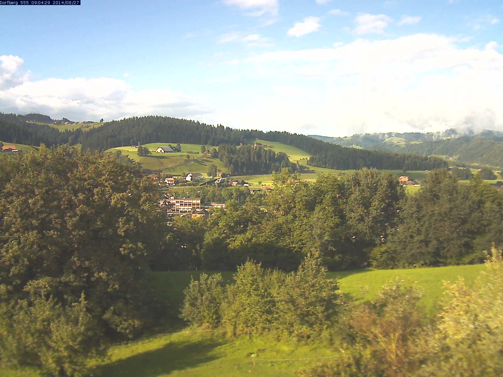 Webcam-Bild: Aussicht vom Dorfberg in Langnau 20140827-090600
