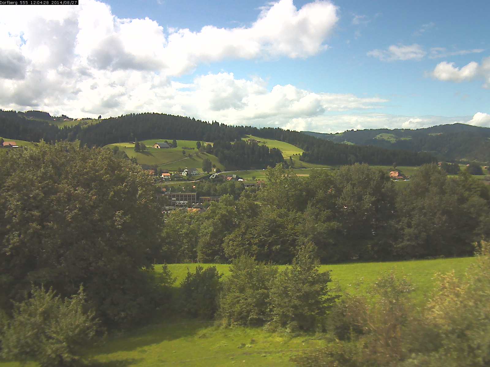 Webcam-Bild: Aussicht vom Dorfberg in Langnau 20140827-120600