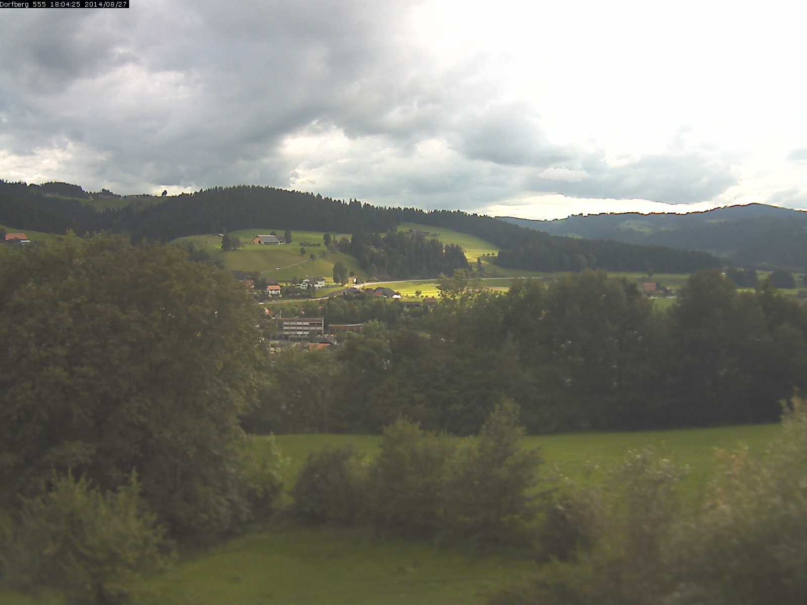 Webcam-Bild: Aussicht vom Dorfberg in Langnau 20140827-180600