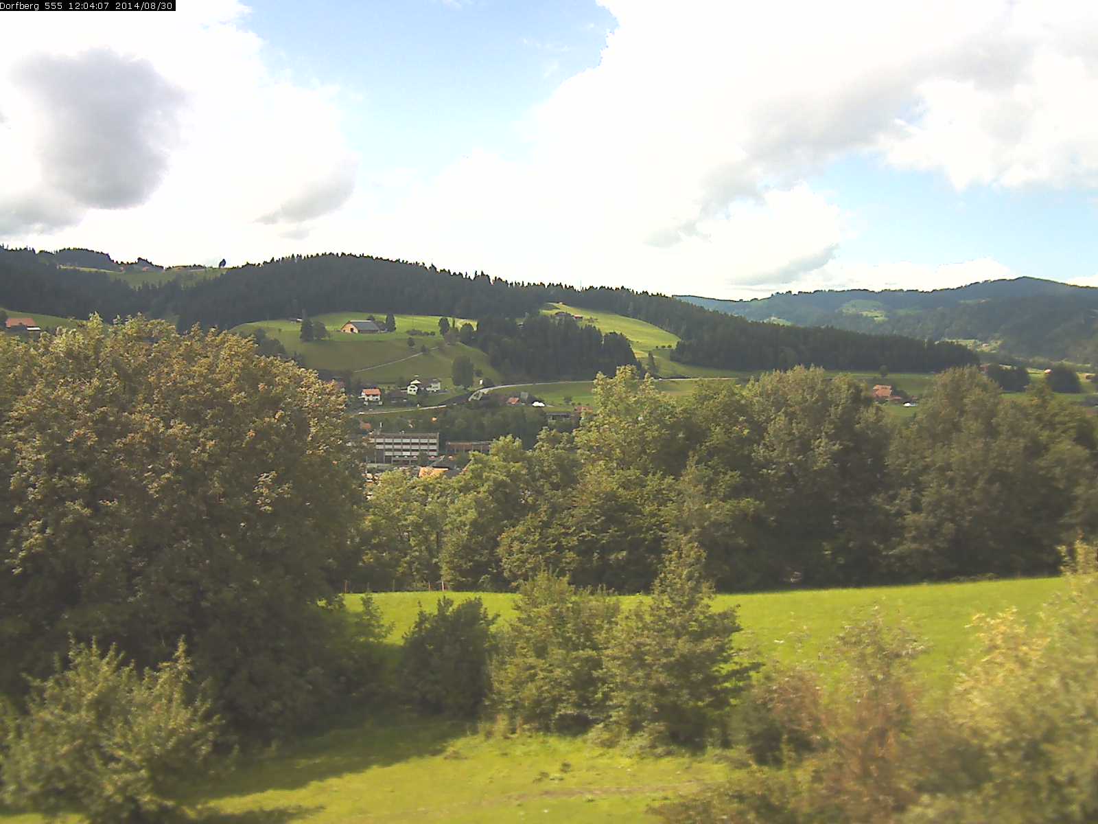 Webcam-Bild: Aussicht vom Dorfberg in Langnau 20140830-120600