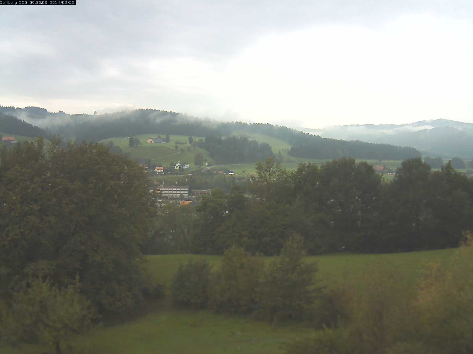 Webcam-Bild: Aussicht vom Dorfberg in Langnau 20140925-093002