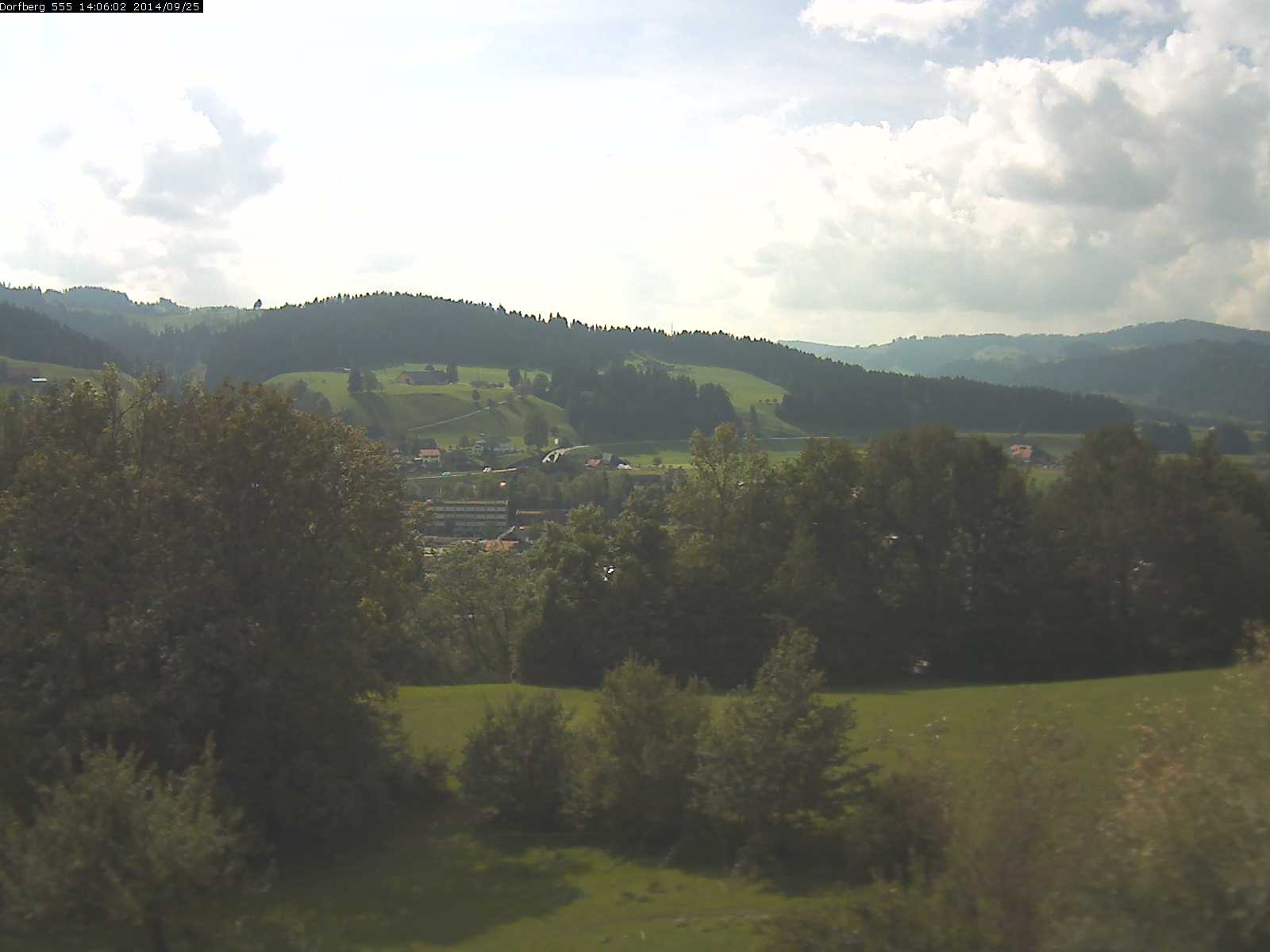 Webcam-Bild: Aussicht vom Dorfberg in Langnau 20140925-140601