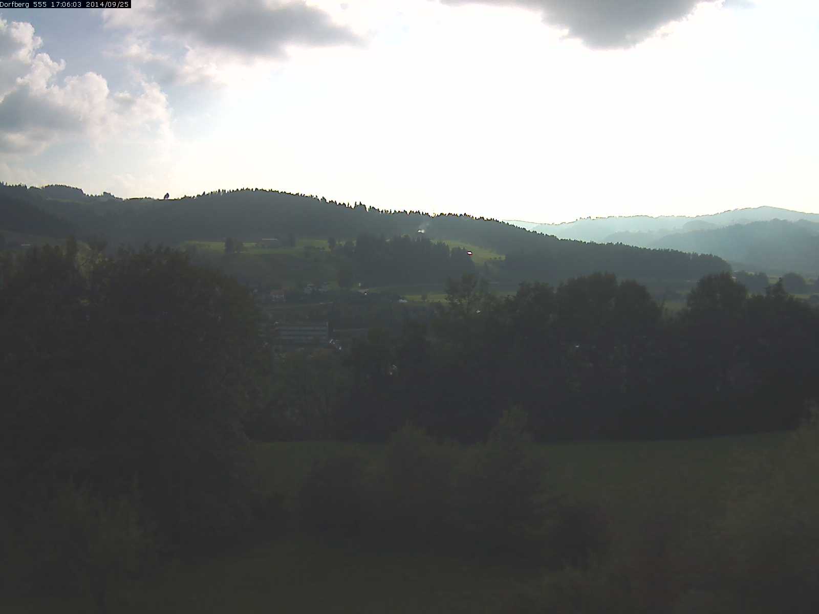 Webcam-Bild: Aussicht vom Dorfberg in Langnau 20140925-170601