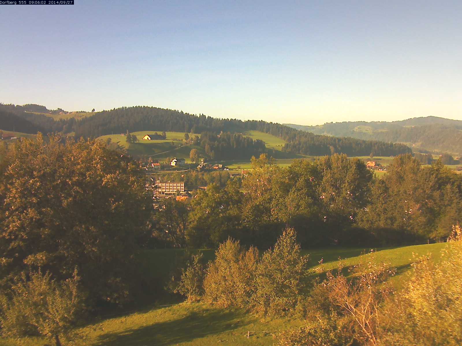 Webcam-Bild: Aussicht vom Dorfberg in Langnau 20140927-090601