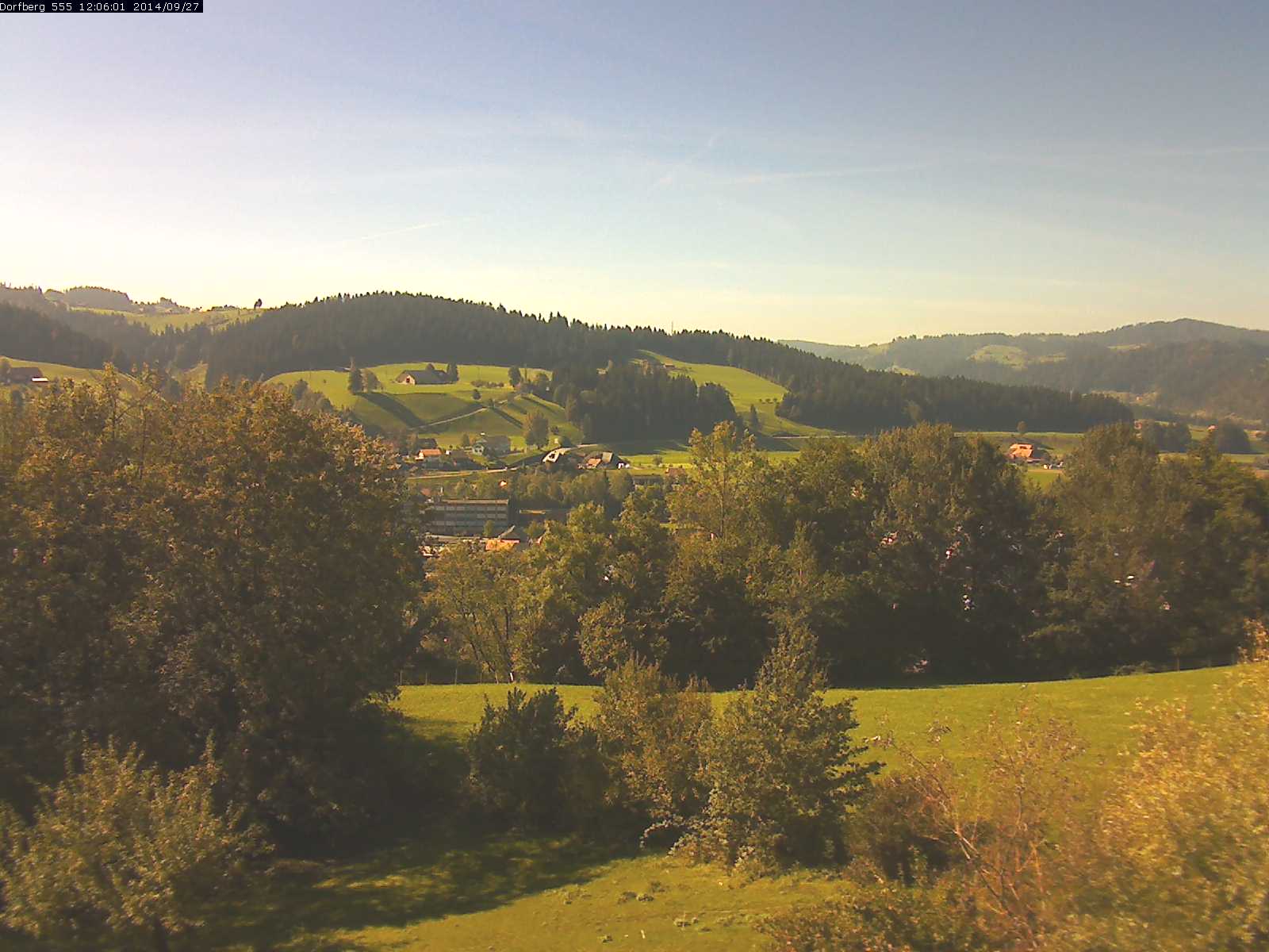 Webcam-Bild: Aussicht vom Dorfberg in Langnau 20140927-120601