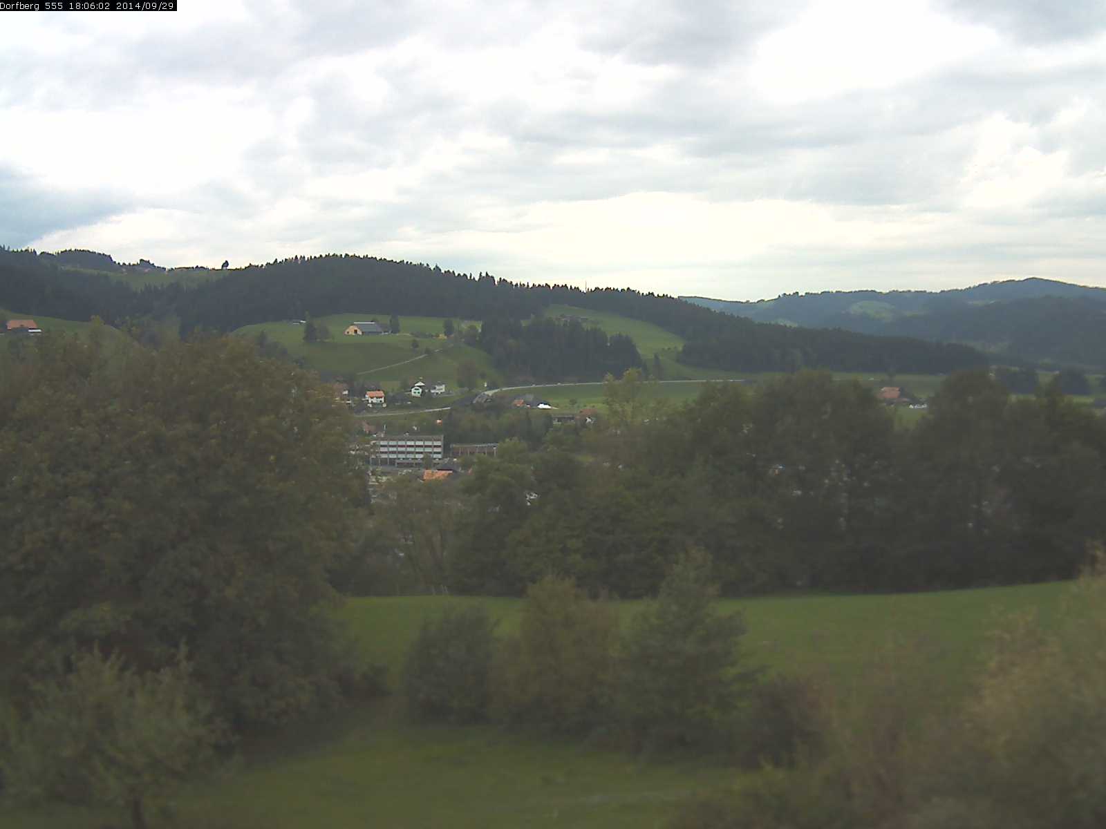 Webcam-Bild: Aussicht vom Dorfberg in Langnau 20140929-180601