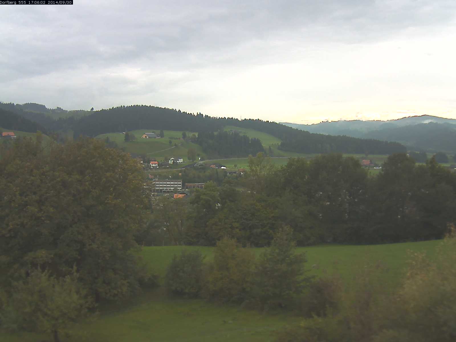 Webcam-Bild: Aussicht vom Dorfberg in Langnau 20140930-170601