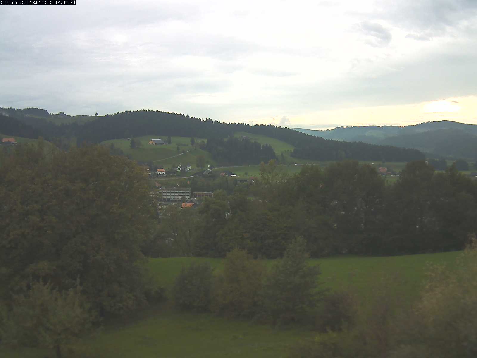 Webcam-Bild: Aussicht vom Dorfberg in Langnau 20140930-180601