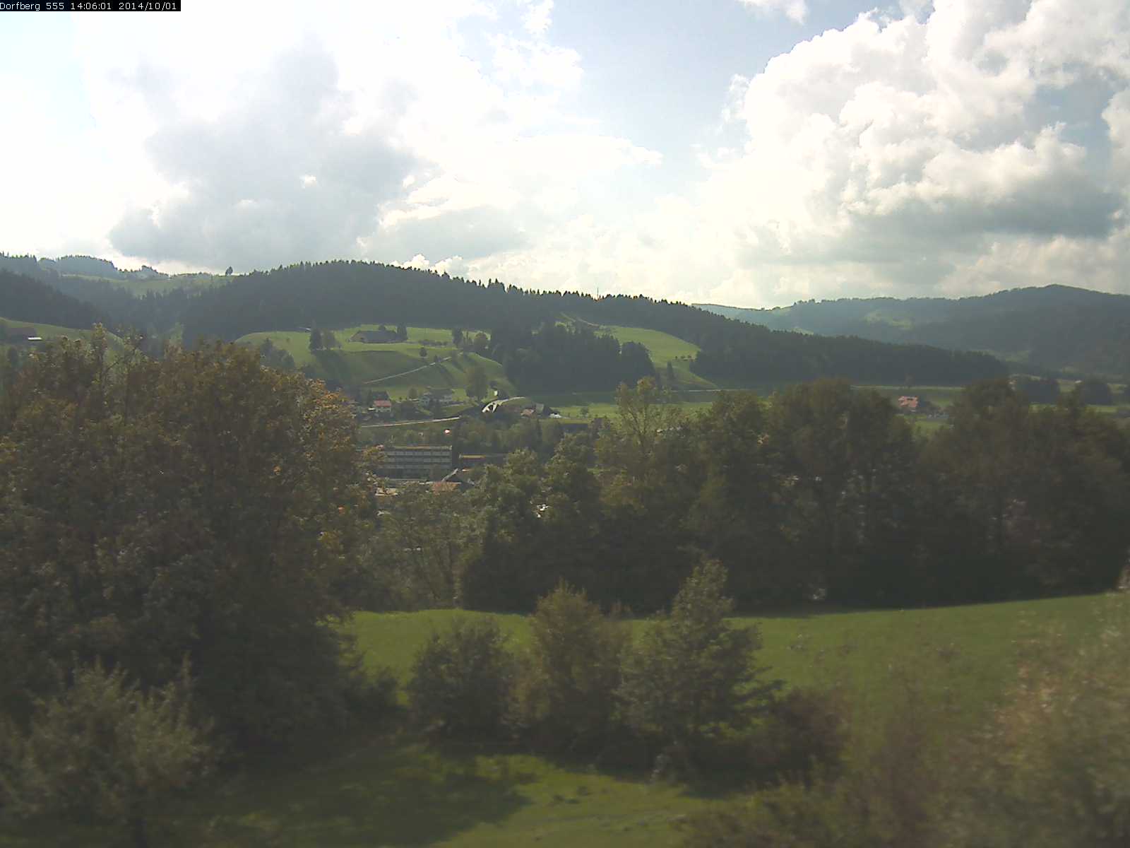 Webcam-Bild: Aussicht vom Dorfberg in Langnau 20141001-140601