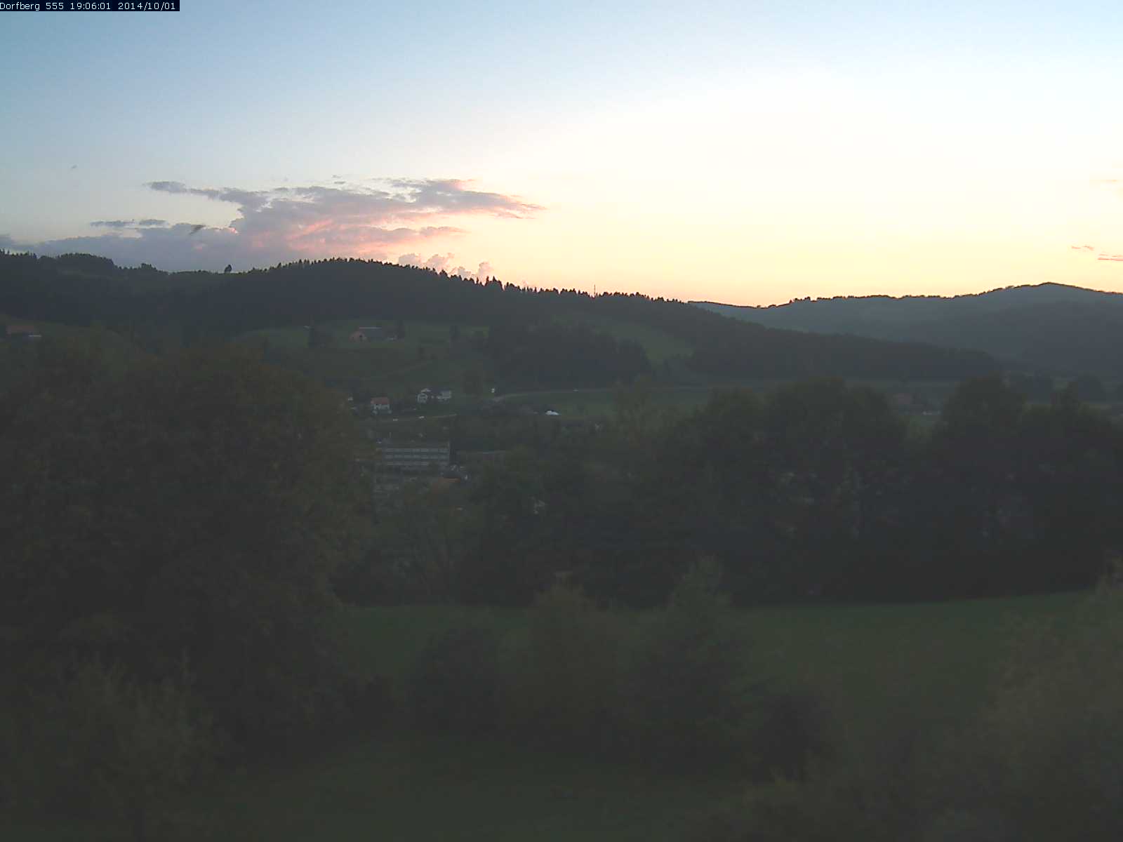 Webcam-Bild: Aussicht vom Dorfberg in Langnau 20141001-190601