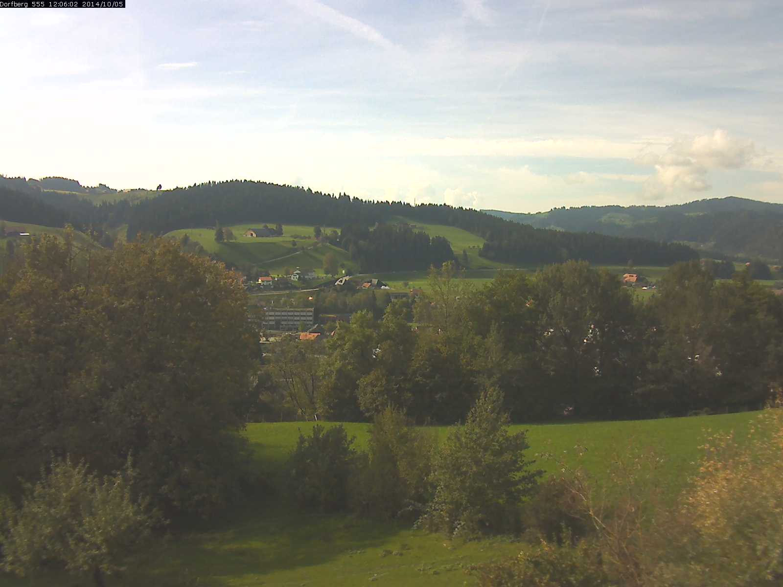 Webcam-Bild: Aussicht vom Dorfberg in Langnau 20141005-120601