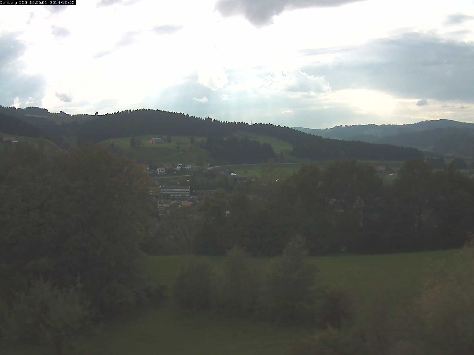 Webcam-Bild: Aussicht vom Dorfberg in Langnau 20141005-160601